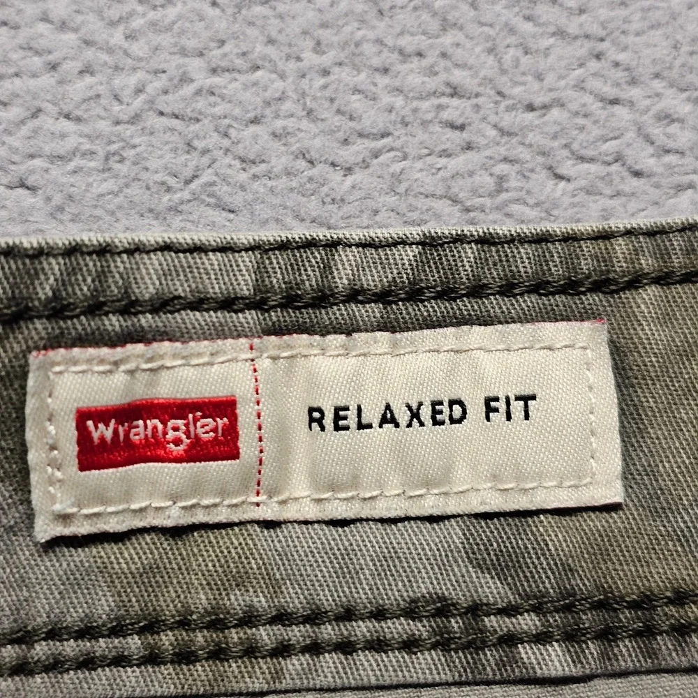 Wrangler Cargo Shorts Men 46 Green Camouflage Stretch Relaxed Fit Hiking Outdoor
